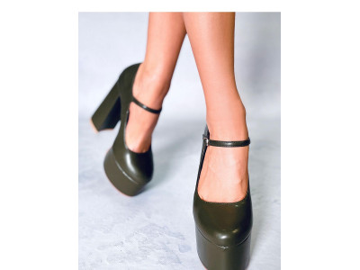 Дамски обувки с ток на платформа модел 176070 Inello
